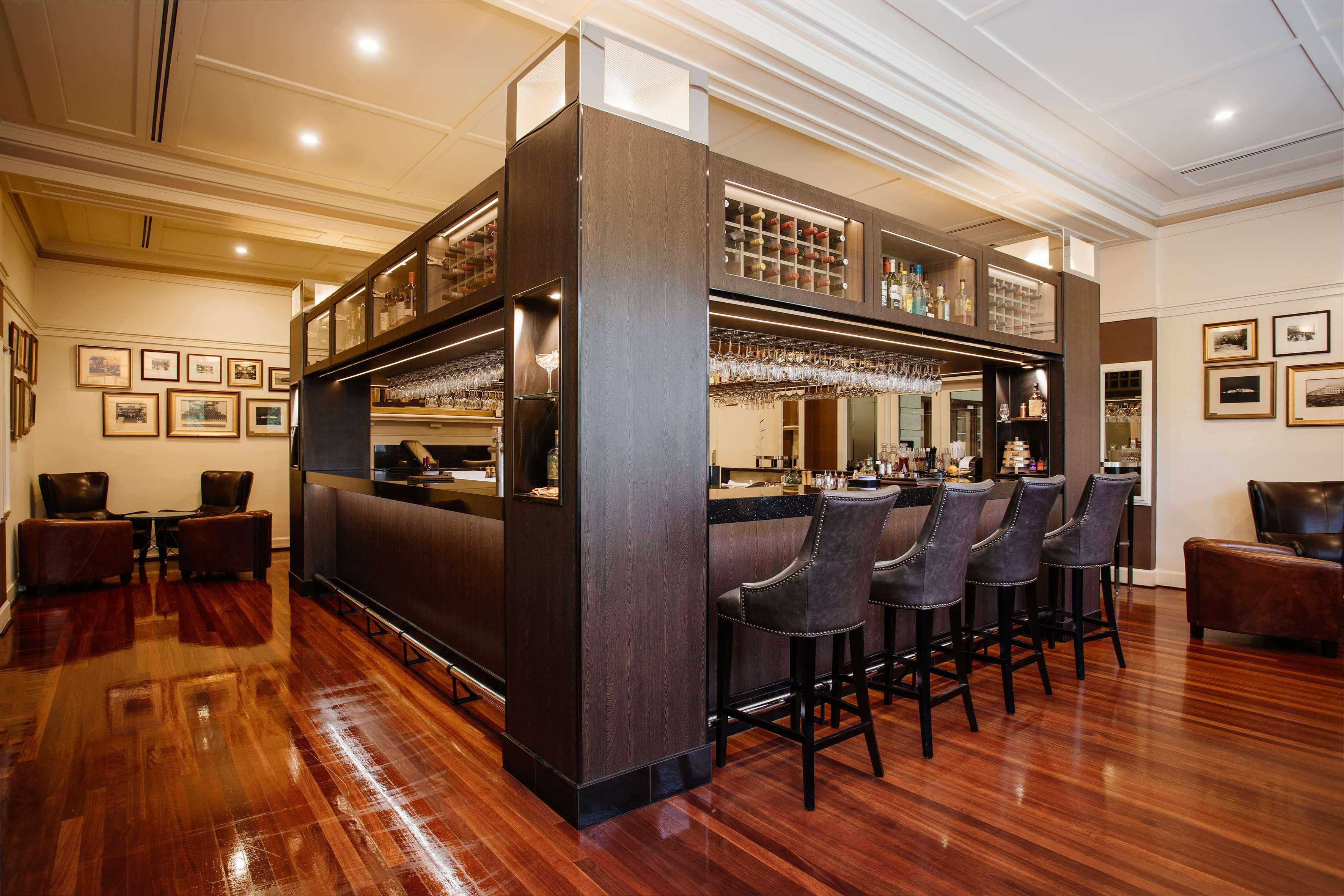 فندق حياة كانبيرا - فندق بارك حياة كنبرا المظهر الخارجي الصورة The bar at the Qantas International Lounge