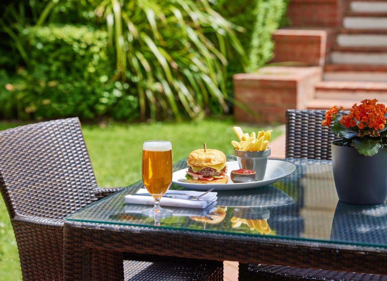 فندق حياة كانبيرا - فندق بارك حياة كنبرا المظهر الخارجي الصورة A typical patio set