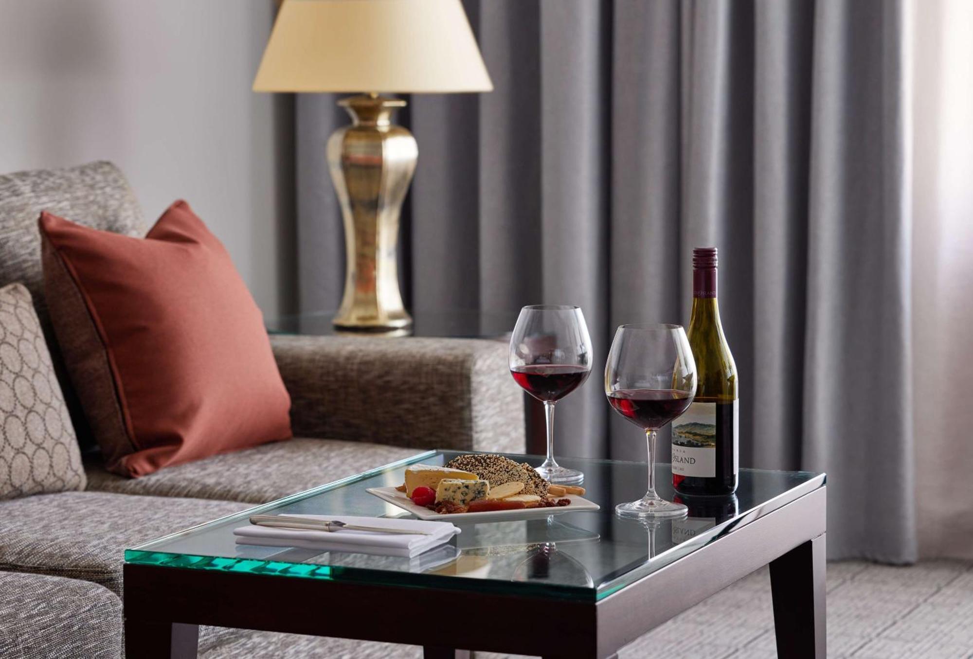 فندق حياة كانبيرا - فندق بارك حياة كنبرا المظهر الخارجي الصورة A wine table